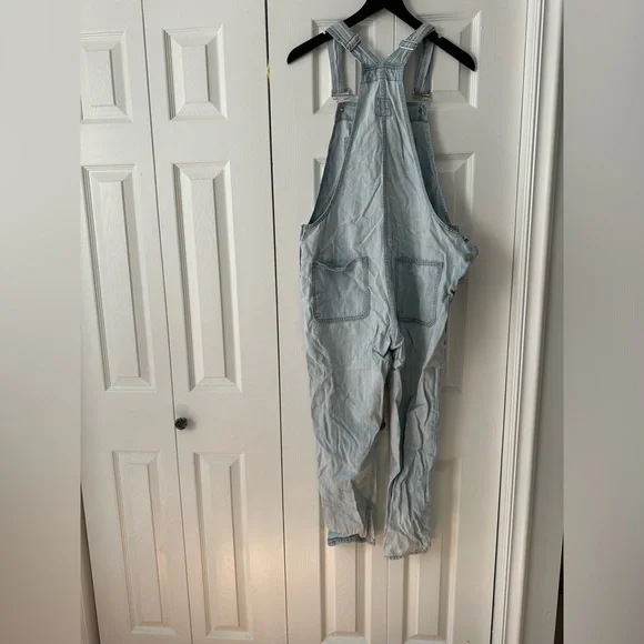 Gap overalls - Picture 3 of 4